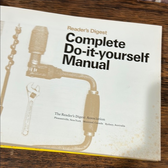 Vintage 1973 Reader's Digest Complete Do-it-yourself Manual - Yellow Cover - Picture 2 of 16